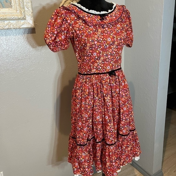 Vintage early 1970’s floral dress - Picture 4 of 13